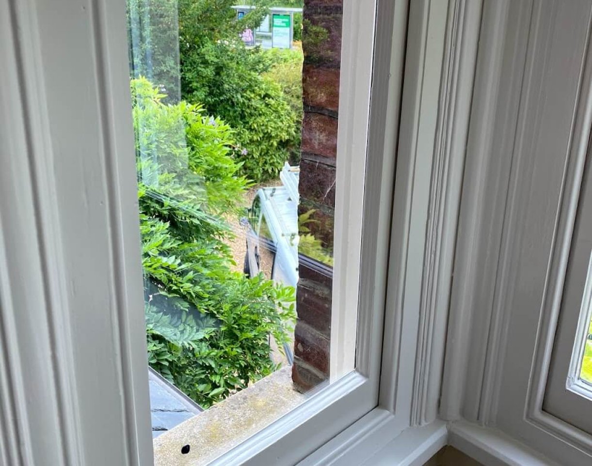 Double-glazing original sash windows: slim units, vacuum glazing and secondary glazing compared